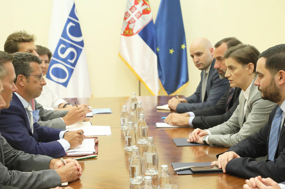 BRNABIĆEVA SA ORICIJEM: Vlada Srbije će sa OEBS i ODIHR raditi na reformi izbornog procesa, biračkog spiska i Republičke izborne komisije (FOTO)