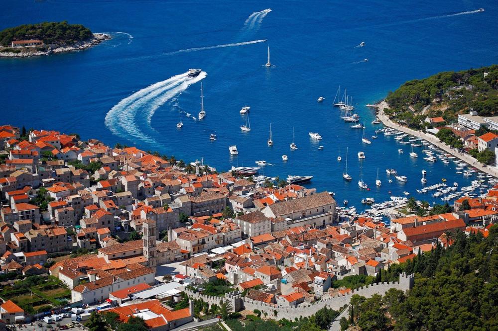 HRVATSKA IMA PLAN ZA IZLAZAK IZ KRIZE: Turisti mogu i da se presele na Jadransku obalu, čak i bez mučne birokratije