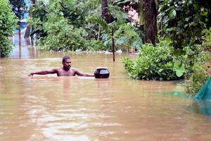 KATASTROFA U INDIJI: U poplavama stradalo više od 1.000 ljudi, a kiša nastavlja da pada