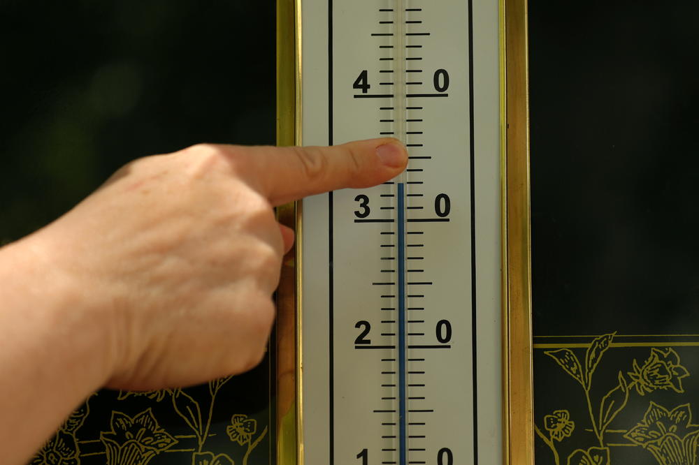 JOŠ JEDAN PAKLENI PONEDELJAK: Danas u Srbiji temperature do 38 stepeni, sunčano i veoma toplo! IZDATO UPOZORENJE!