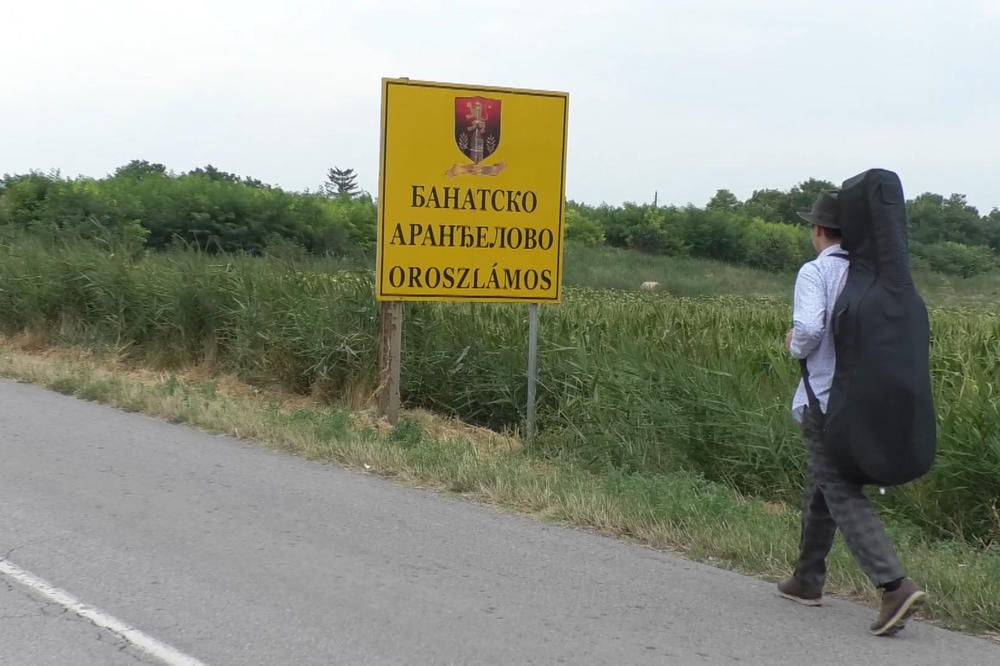 SVA TUGA SRPSKOG SELA STALA U DOKUMENTARNI FILM: U Banatskom Aranđelovu meštani se sa suzama u očima sećaju zadruga, voza i fabrike tepiha koje više nema (FOTO)