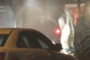 NOVA PUCNJAVA U SAD: Napadač se zabarikadirao u kući u Filadelfiji i počeo da rešeta! Ranjeno 6 policajaca, monstrum priveden posle 5 sati drame! (VIDEO)