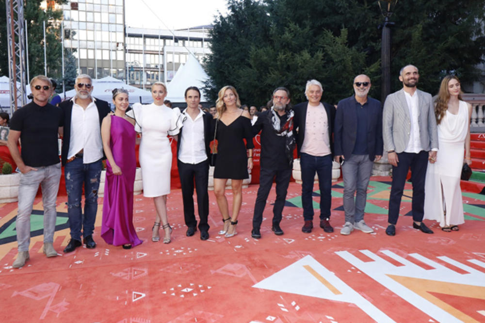 Serija BESA oduševila publiku Sarajevo Film Festivala Međunarodna ekipa na crvenom tepihu