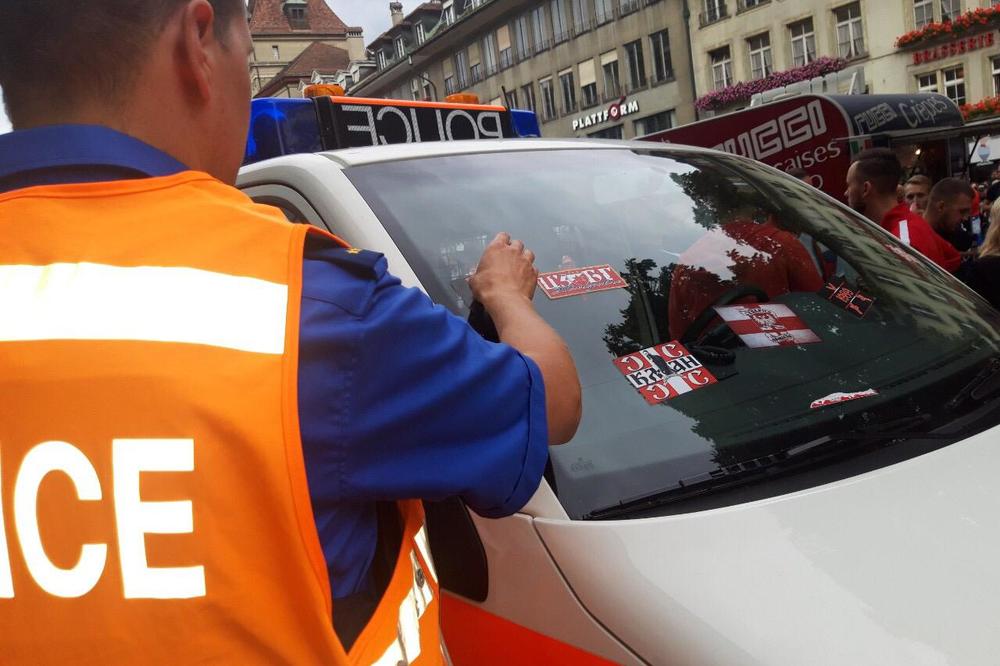 DELIJE SE NAŠALILE SA POLICIJOM: Evo šta su navijači Crvene zvezde uradili u Bernu! Švajcarci im nisu zamerili (FOTO)
