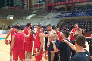 ORLOVI SPREMNI ZA START MUNDOBASKETA: Košarkaši Srbije odradili prvi trening u Fošanu!