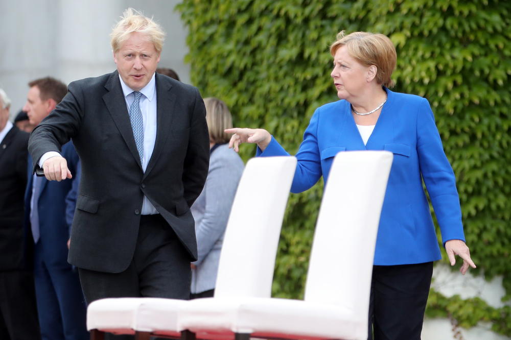 MERKELOVA I DŽONSON VERUJU U SPORAZUMNI BREGZIT: Nemačka kancelarka i britanski premijer u Berlinu ipak zadržali suprostavljene stavove
