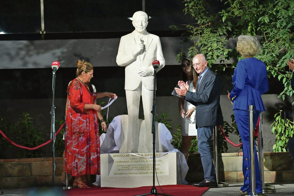 OLIVER MLAKAR OTKRIO SPOMENIK MIĆI ORLOVIĆU: Između nas nikad nije bilo rivalstva! Bio je ljudina, zaista smo se voleli kao dragi prijatelji!