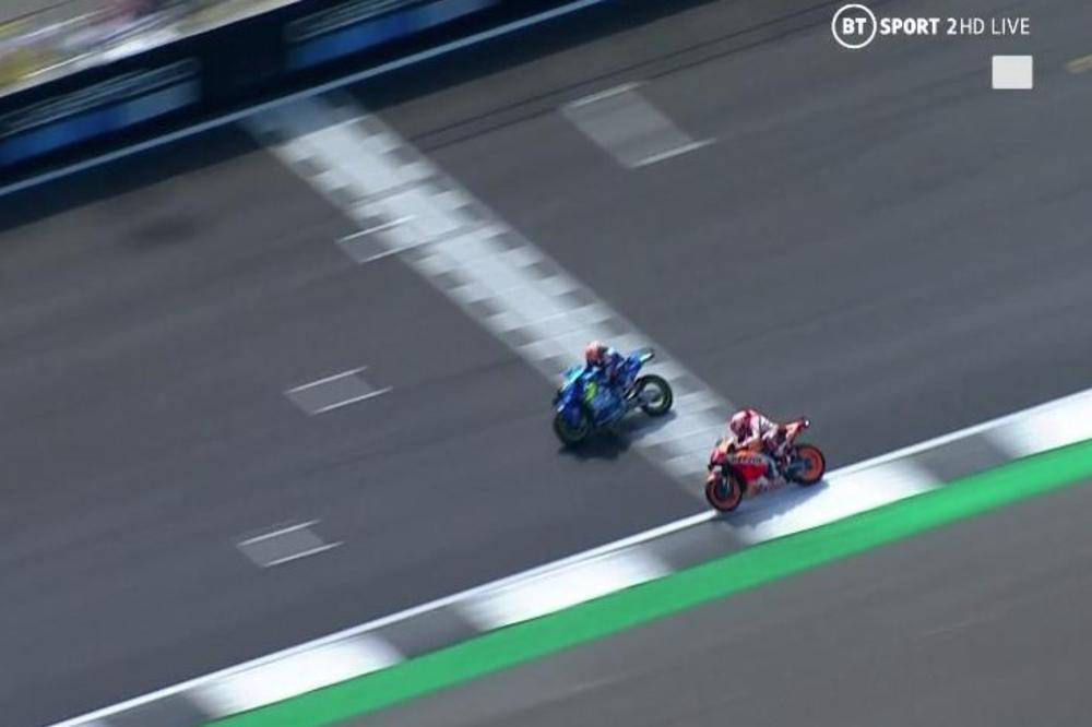 LUDNICA U SILVERSTONU Drama kakva dugo nije viđena: Pobednika Moto GP odredio foto-finiš, Rins za 0,013 sekundi bio brži od Markeza! VIDEO