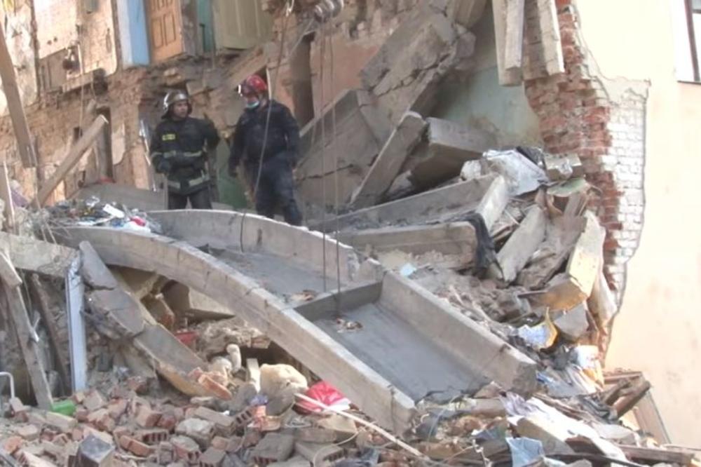 JEZIVI PRIZOR U UKRAJINI: Srušila se zgrada zbog eksplozije gasa, poginulo 8 ljudi, među njima i dete! (VIDEO)
