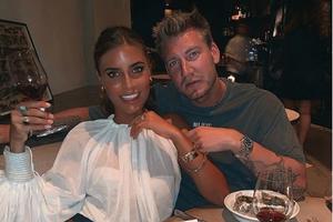 LUDI FUDBALER OBJAVIO SNIMAK SA POLUGOLOM DEVOJKOM Lord Bendtner ponovo u centru pažnje: Prelepa Filin pokazala adute! VIDEO, 18+