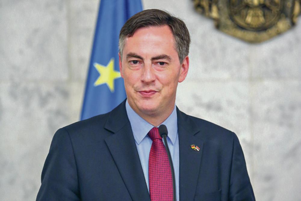 DEJVID MEKALISTER: Evropski parlament spreman da pomogne Srbiji u međupartijskom dijalogu