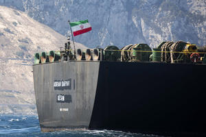 AMERIKANCI NUDILI MITO KAPETANU IRANSKOG TANKERA: Evo ti milioni dolara, samo pristani negde da ti zaplenimo brod! (FOTO)