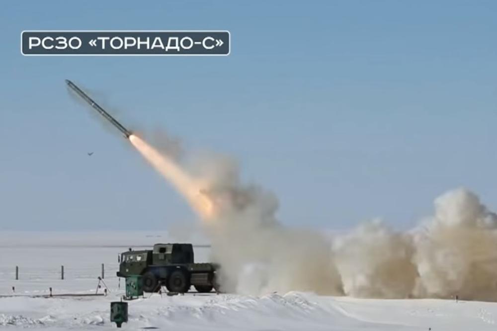 OD OVOG TORNADA NEMA SPASA: Novi ruski višecevni bacač raketa kalibra 300 milimetara UNIŠTAVA SVE PRED SOBOM! (VIDEO)