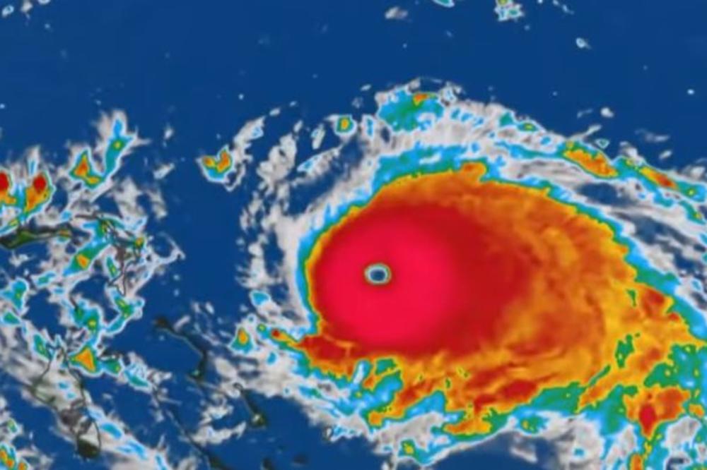 FLORIDA NA OPREZU ZBOG URAGANA DORIJAN: Očekuje se oluja opasna po život, u Majamiju proglašeno vanredno stanje! (VIDEO)