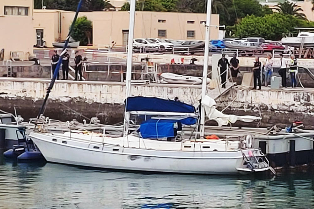 POGLEDAJTE SNIMAK KAKO JE PALA KRIMINALNA BANDA NASRED OKEANA: Na ovom brodu je pronađeno 800 kg kokaina, druge članove policija uhvatila na spavanju (FOTO, VIDEO)