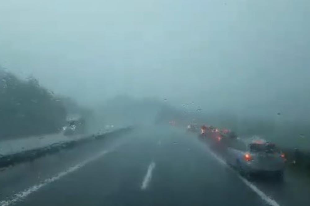 UBICA LETA STIGAO U HRVATSKU: Pala jaka kiša, u Istri bilo čak 20.000 munja (VIDEO)
