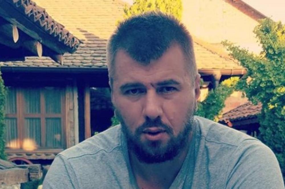 JANJUŠ JE UMISLIO DA JE DŽOMBA: Mitrović prozvao bivšeg dečka Ane Korać, raskrinkao ga na samom početku RIJALITIJA! (FOTO)
