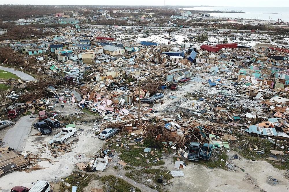 POSLEDICE STRAVIČNOG URAGANA DORIJANA: Na Bahamima nestalo 2.500 ljudi, spasioci i dalje pretražuju ruševine! (VIDEO)