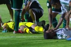 HOROR U BRAZILU: Fudbaler i golman posle žestokog sudara ostali nepomično da leže! A onda je nastala PANIKA (VIDEO)