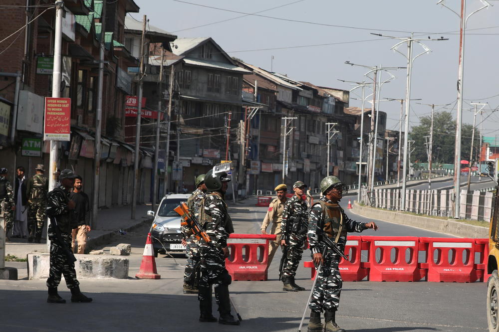 ZATIŠJE POSLE ŽESTOKIH NEREDA: Policijski čas u indijskom delu Kašmira