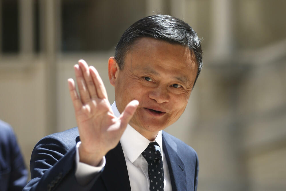 JEDNA OPASKA GA KOŠTALA MILIONE: Vlasnik Alibabe Džek Ma je i dalje u nemilosti Pekinga, dok mu se bogatstvo i dalje topi (VIDEO)