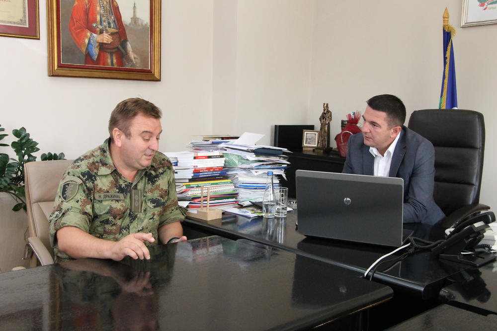 PRVI PUT U TAKOVU: Promocija podoficira Vojske Srbije