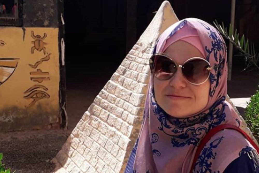 ZBOG MENADŽERA PREDATORA IZ EGIPTA PREŠLA JE U ISLAM! Žena otišla na MORE, nije pazila i sada živi po pravilima koja MORA DA POŠTUJE (FOTO)