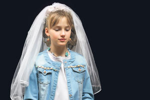 MAJKA UDALA MALOLETNU ĆERKU: KAD SE DEVOJKA OBEĆA, NEMA NEĆU! Da li će novi zakon uspeti da ZABRANI maloletničke brakove u Srbiji?!