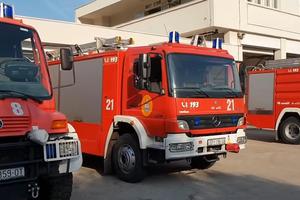 NAMERNO ZAPALJENI AUTO I KAMIONI: Požar kod Splita namerno izazvan na 5 vozila!