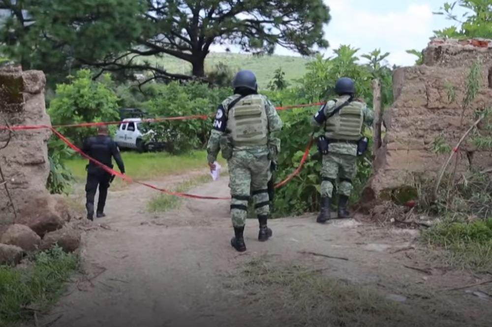 LEŠEVI NA SVE STRANE! NARKO-KARTELI PUNE MASOVNE GROBNICE: Policija u Meksiku našla 29 tela u 119 plastičnih kesa! (VIDEO)