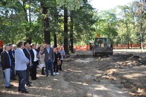 UREĐUJE SE PARK ŠUMICE - POSTAVLJA SE NOVO OSVETLJENJE, PEŠAČKE STAZE, DEČIJE IGRALIŠTE, TERETANA I PROSTOR ZA PSE