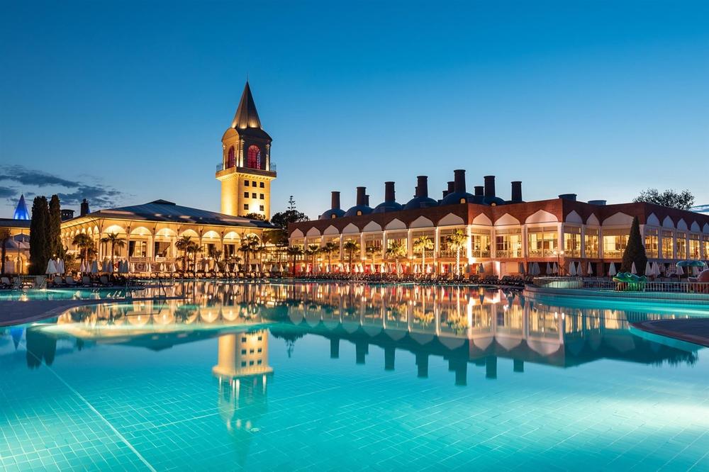 ODMOR KAO U BAJCI: Swandor Topkapi Palace 5*, čarobni hotel Antalije