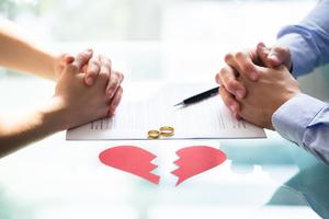 "ŽENE, U OVOM SLUČAJU OBAVEZNO SE UPIŠITE" Advokat upozorila na nepredviđene okolnosti tokom razvoda braka: Ovo je jedino SIGURNO