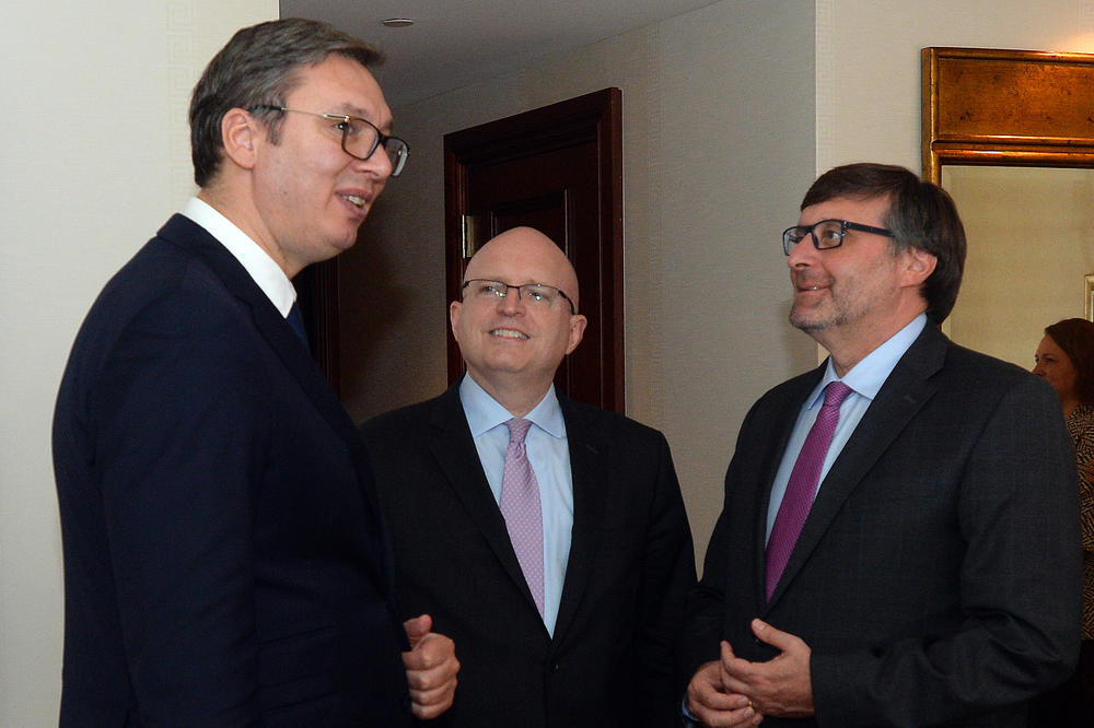 O KOSOVU I UKIDANJU TAKSI SA AMERIČKIM ZVANIČNICIMA: Predsednik Vučić se sastao sa Palmerom i Rikerom (FOTO)