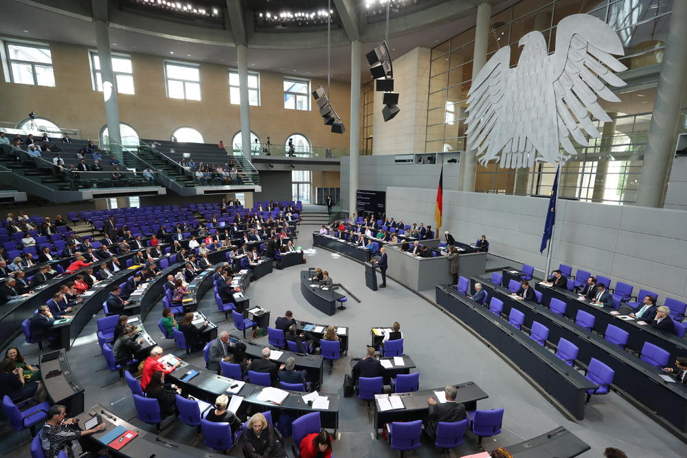 200 MILIJARDI EVRA ZA STANOVNIŠTVO I PRIVREDU: Nemački parlament izglasao paket pomoći koji je izazvao bes članica EU