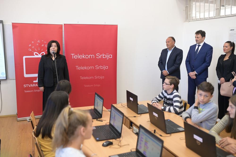 Telekom Srbija opremio još 20 informatičkih kabineta u školama u Srbiji