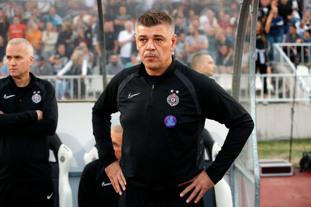 SAVA MILOŠEVIĆA SAVLADALE EMOCIJE: Partizan se izvinio novinarima i javnosti zbog poteza trenera crno-belih posle poraza od Čukaričkog!
