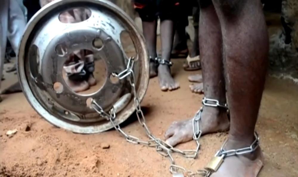 Nigerija, robovi, vezana deca, zlostavljanje, Kunda, lanci