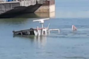 POTONUO TERETNJAK SALAJKA NA ADI HUJI: Naleteo na potopljenu baržu, članove posade spasli ribari (VIDEO)