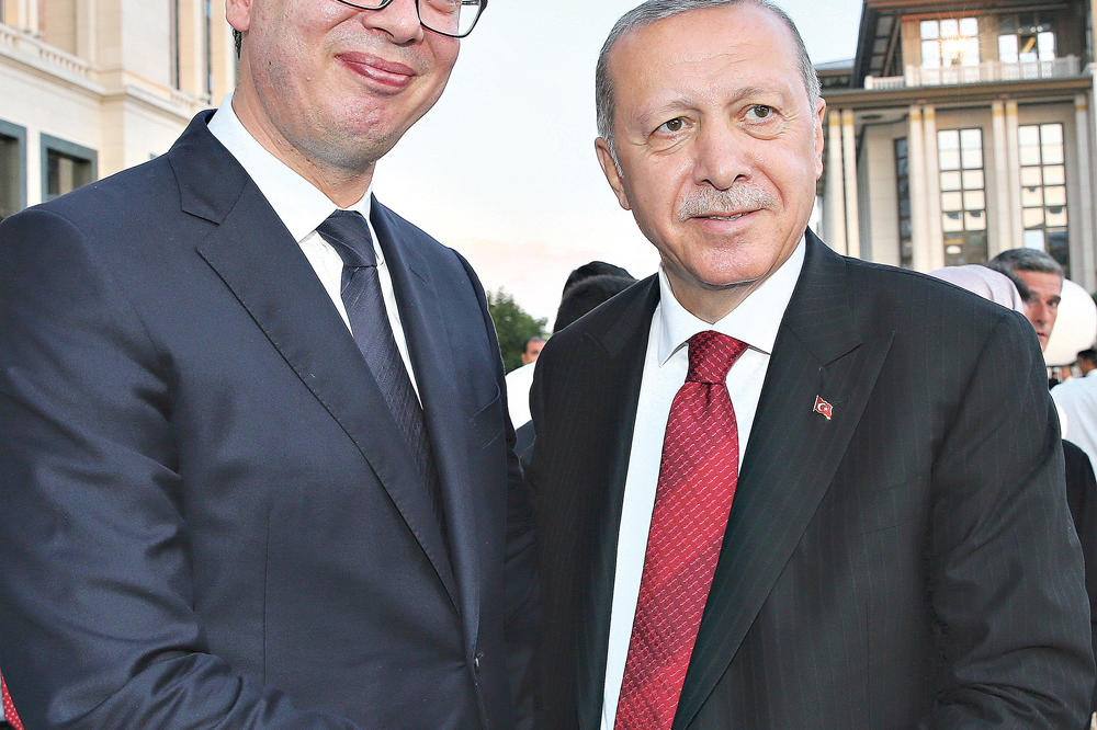 VUČIĆ ISPRATIO ERDOGANA: Evo šta je na rastanku poručio srpski predsednik svom turskom kolegi!