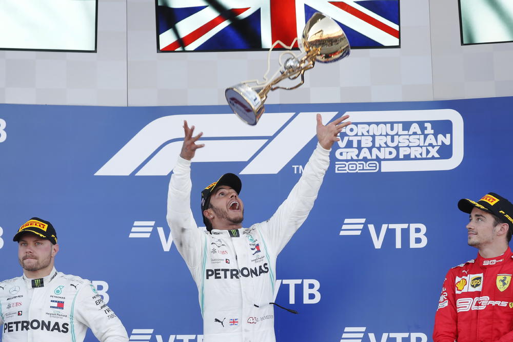 HAMILTON: Jasno je da Fetel nije više prvi vozač Ferarija