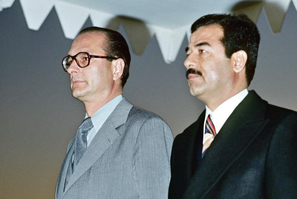 Januar 1976. godine... Sadam Husein i Žak Širak dok je bio premijer Francuske