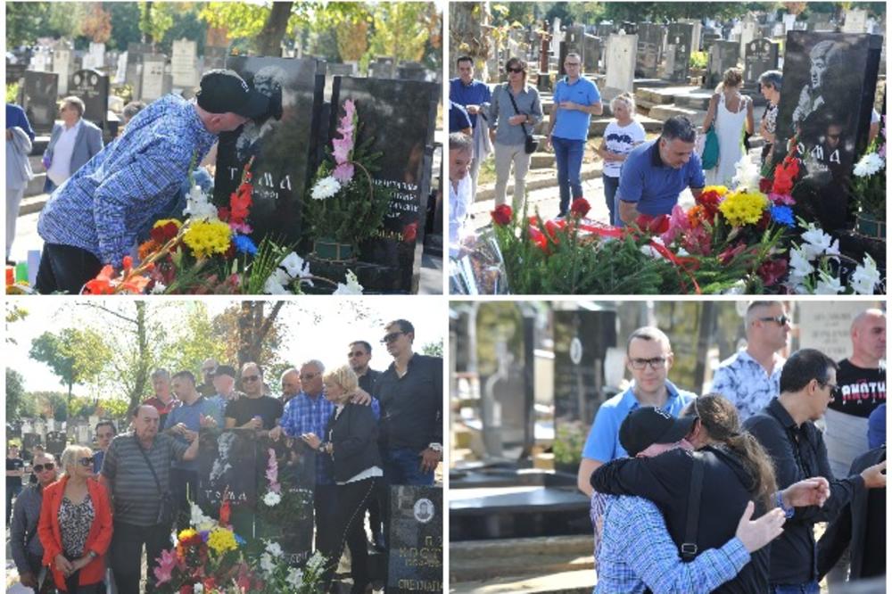 28 GODINA BEZ VELIKE LEGENDE! Na grobu Tome Zdravkovića udovica Gordana grlila mermer, a ON se uhvatio za glavu i zaplakao! (FOTO)