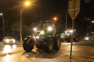 FARMERI PARALIZOVALI HOLANDIJU: Krenuli traktorima za Hag, očekuje se 10.000 demonstranata (VIDEO)