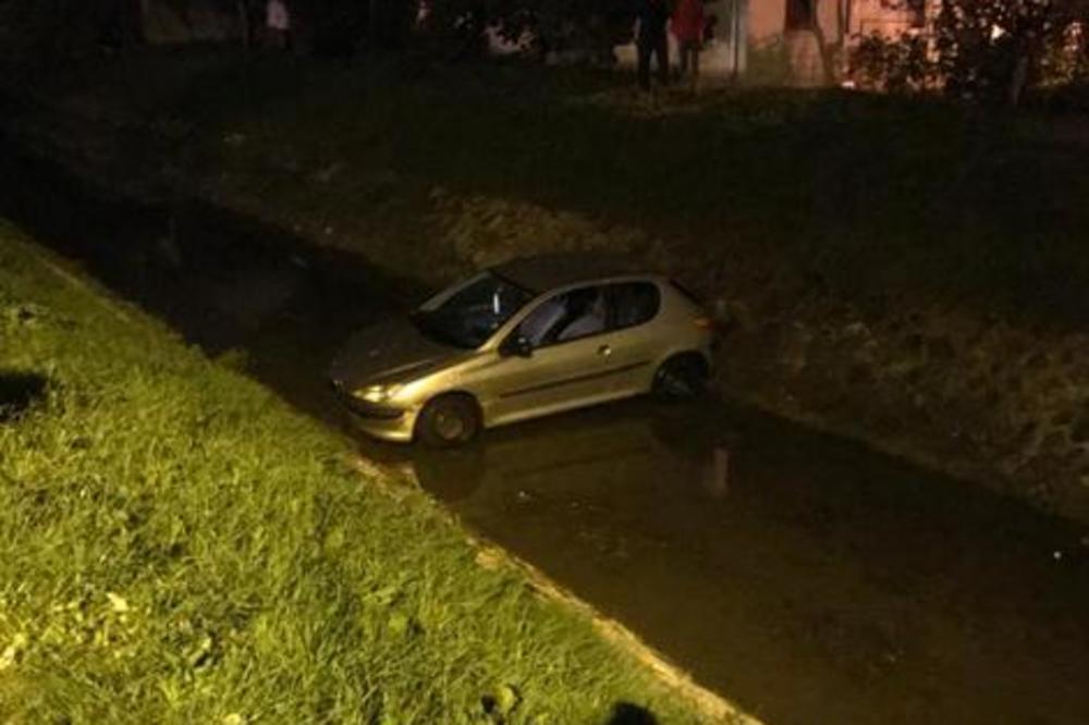 DRAMA U ZAGREBU: Dvojica muškaraca divljala u autu, pa napravili rusvaj! Vozilo poletelo u vazduh, pa završio u potoku! (FOTO)