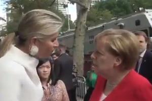 O RAZGOVORU OVE DVE DAME BRUJE DRUŠTVENE MREŽE: Merkelova nije dobro čula reči holandske kraljice, a kad je shvatila grešku smejala se samoj sebi! (VIDEO)