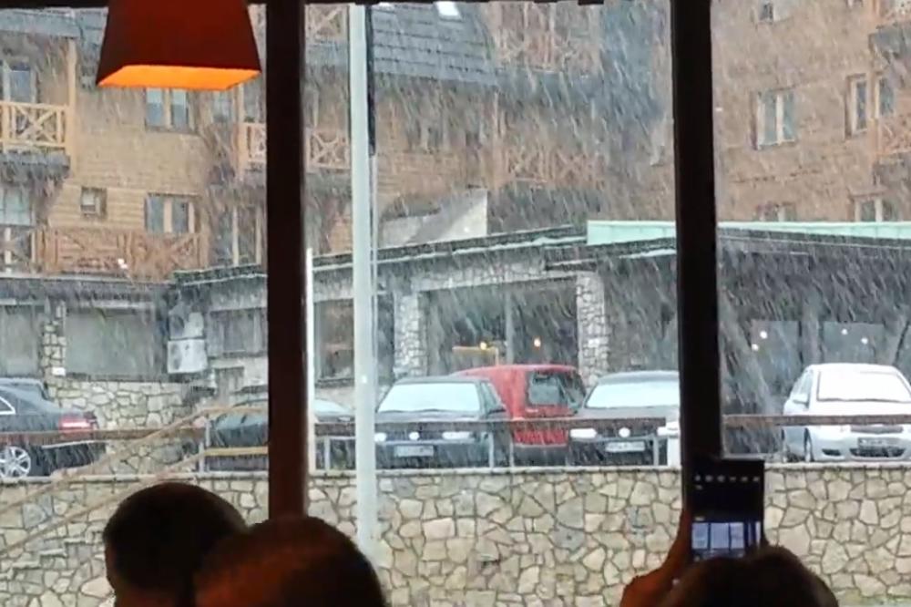VEJE KAO U FEBRUARU: Na Jahorini snežna mećava, na Bjelašnici kiša i sneg! (VIDEO)
