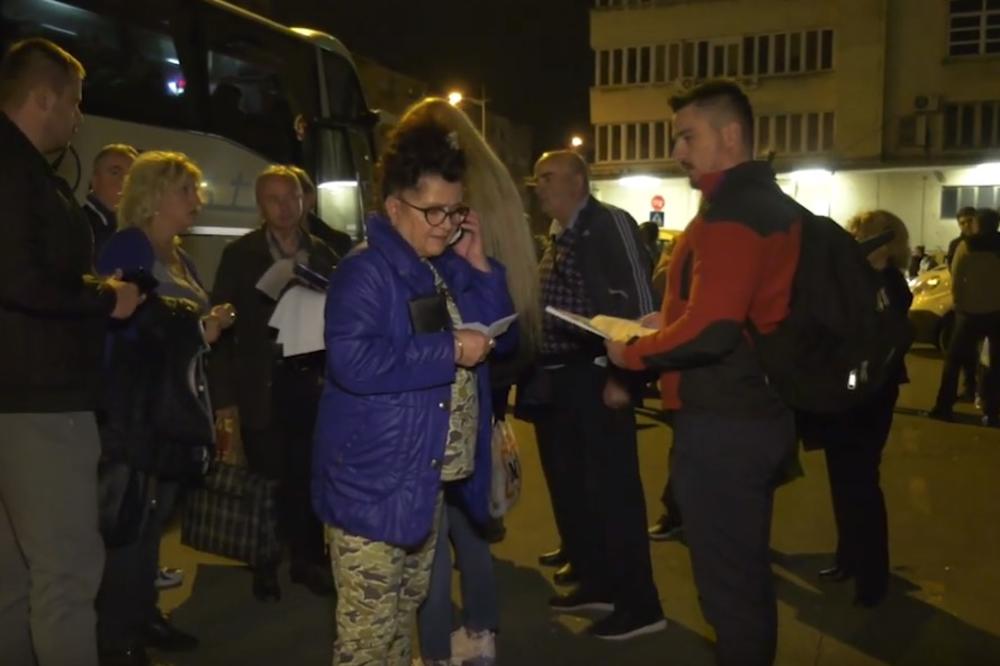SAMO JEDINSTVO MOŽE DA POMOGNE SRBIMA: Interno raseljeni organizovano autobusima na izbore na KiM (VIDEO)