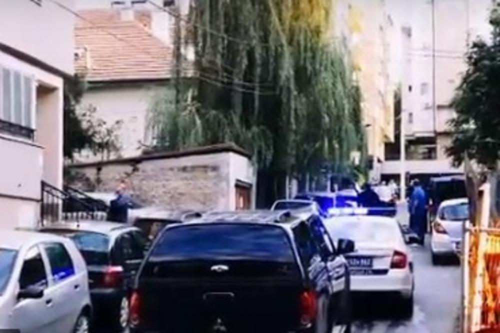 BAČENA BOMBA NA AUTOMOBIL NA VRAČARU! Eksplozija u centru Beograda! EVO KO JE VLASNIK CRNOG PORŠEA KOJI JE BIO META NAPADA! (FOTO)