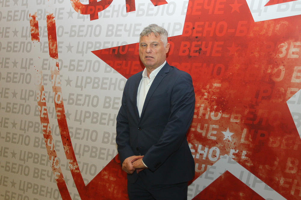 AMBASADA SRBIJE U MOSKVI U BOJAMA CRVENE ZVEZDE: Lazanski otkrio zašto je ofarbao zgradu u crveno-belo! NEVEROVATNO (FOTO)